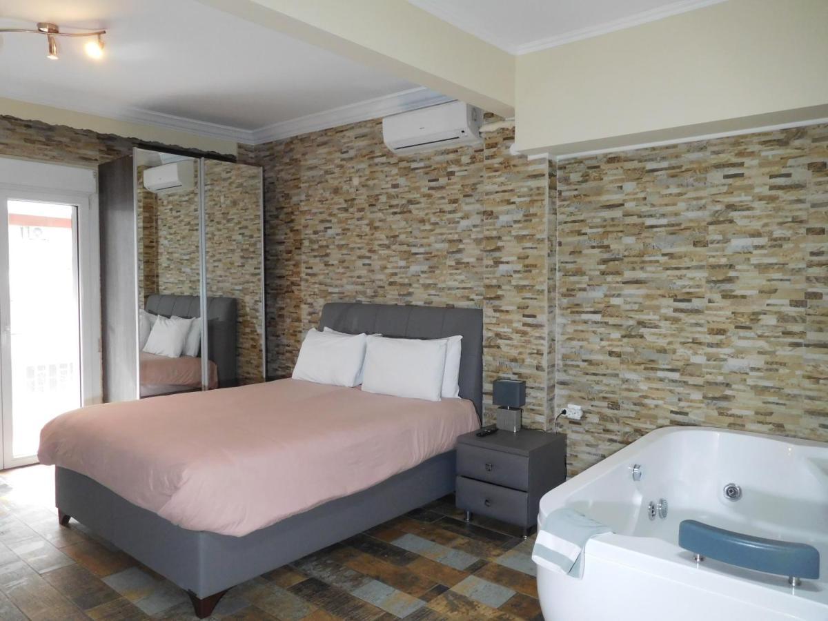 Luxury Living Apartments And Spa เทสซาโลนิกิ ภายนอก รูปภาพ